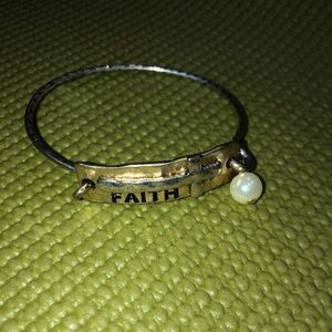 Faith pearl bracelet